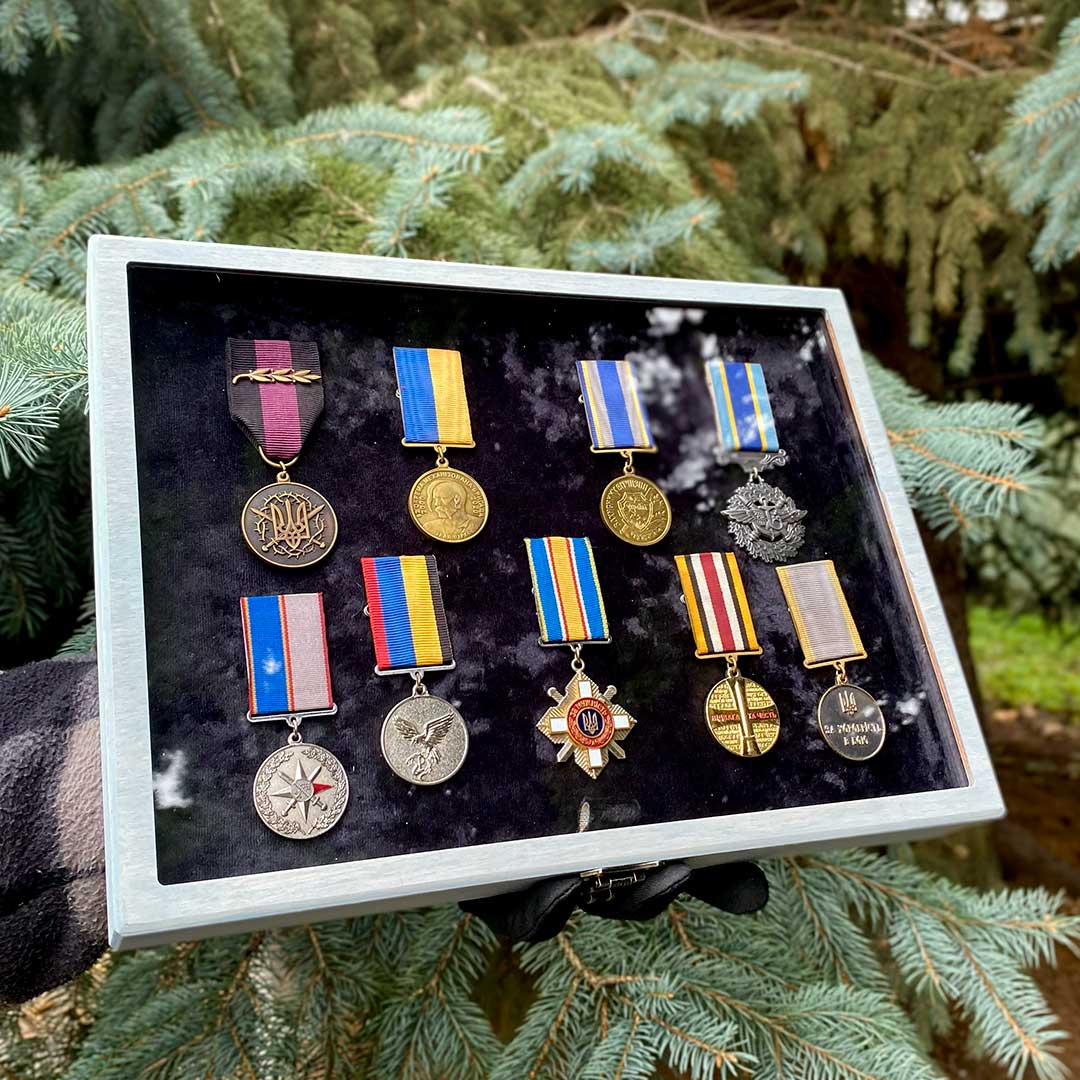 Вітрина А4 без додаткових опцій