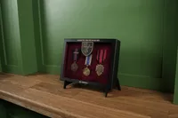 Компактна вітрина з індивідуальним гравіюванням по рамці - вид 12