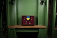 A3+ Showcase with Flag - view 1