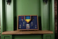 Grand Showcase 530x390 with Flag and Photo - view 3