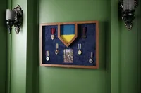 Grand Showcase 530x390 with Flag and Photo - view 2