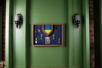 Grand Showcase 530x390 with Flag and Photo - view 5