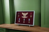 Вітрина А3 з інкрустованим гравіюванням складної форми - вид 3