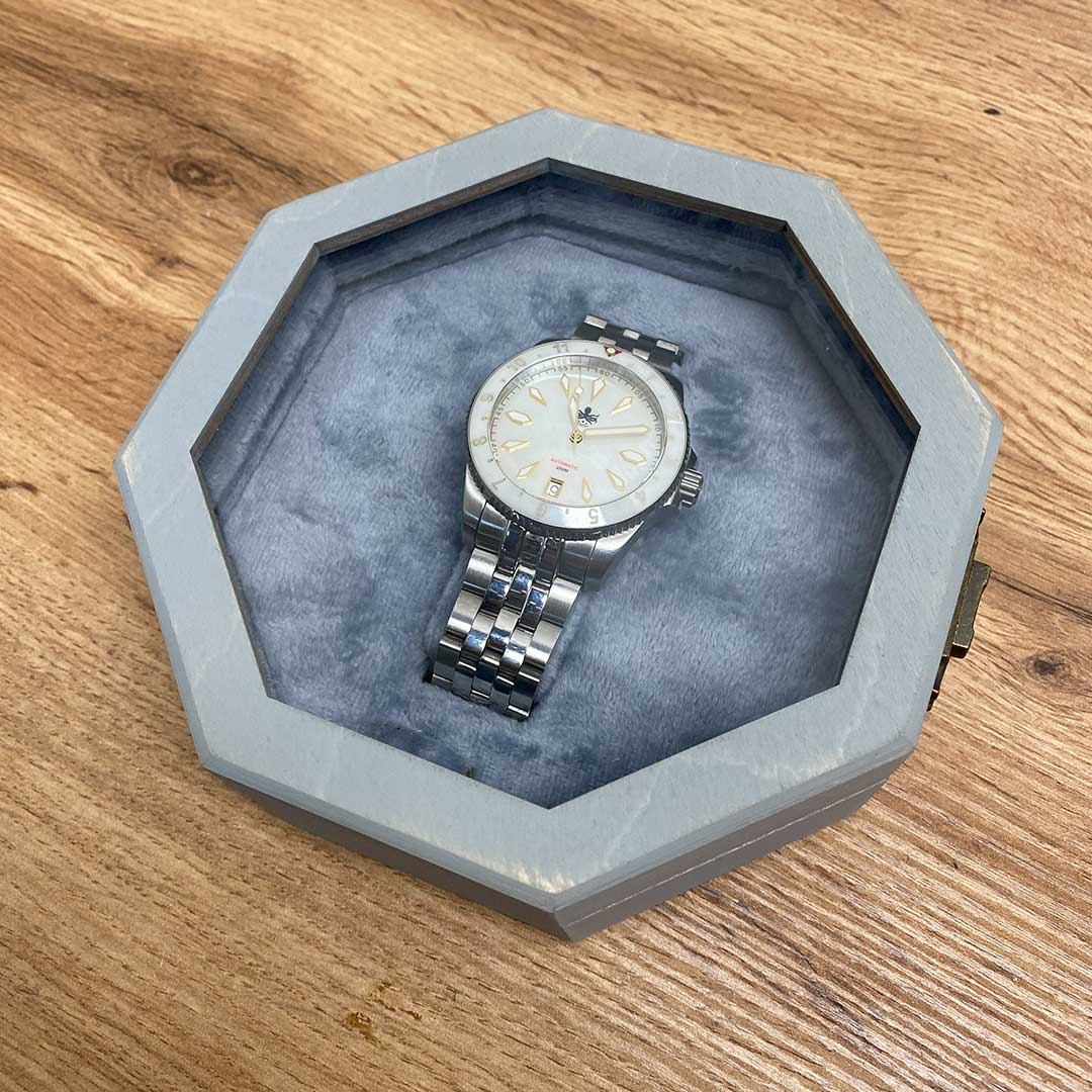 Вітрина для нагородних годинників - вид 3