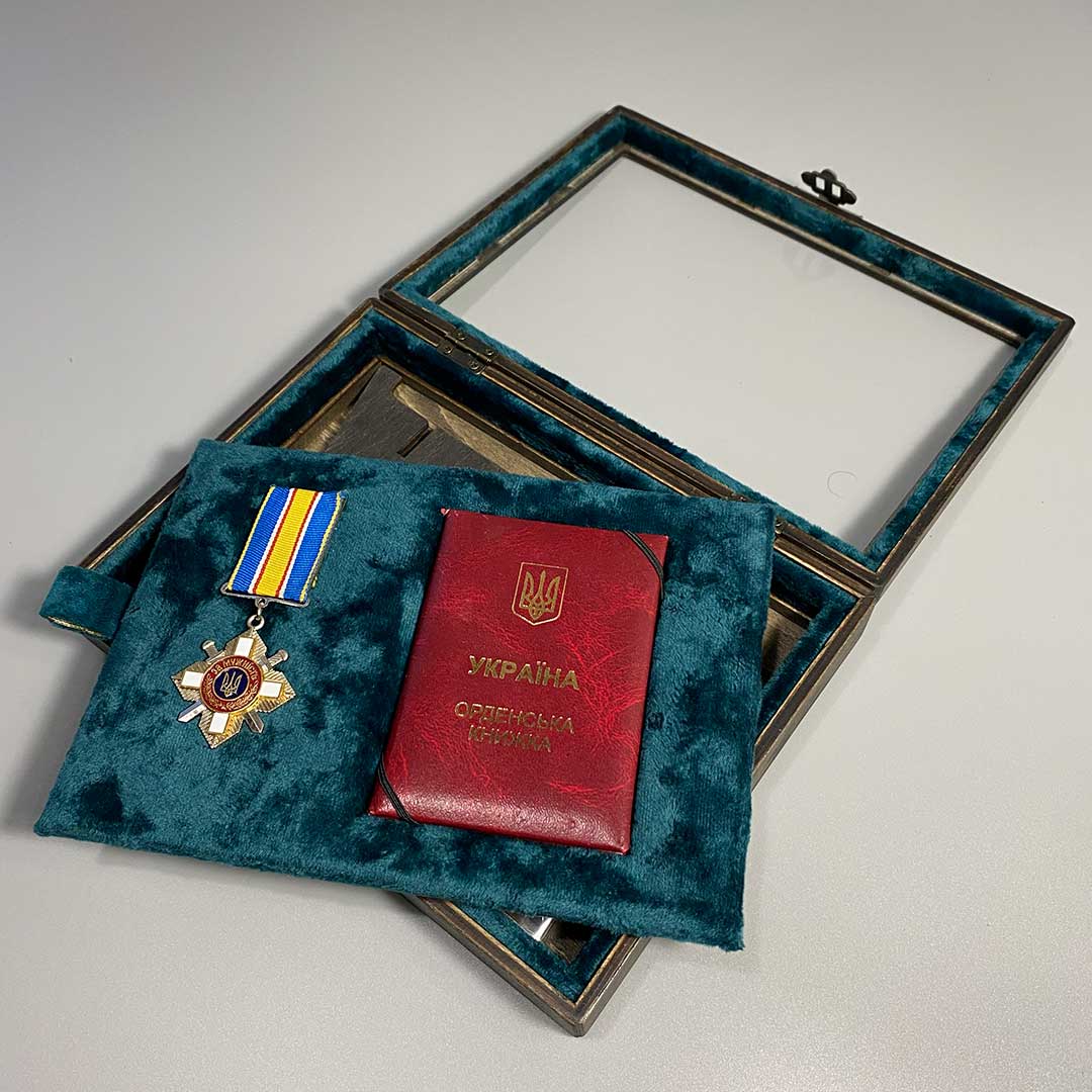 Вітрина А5+ з місцем під книжечку - вид 4