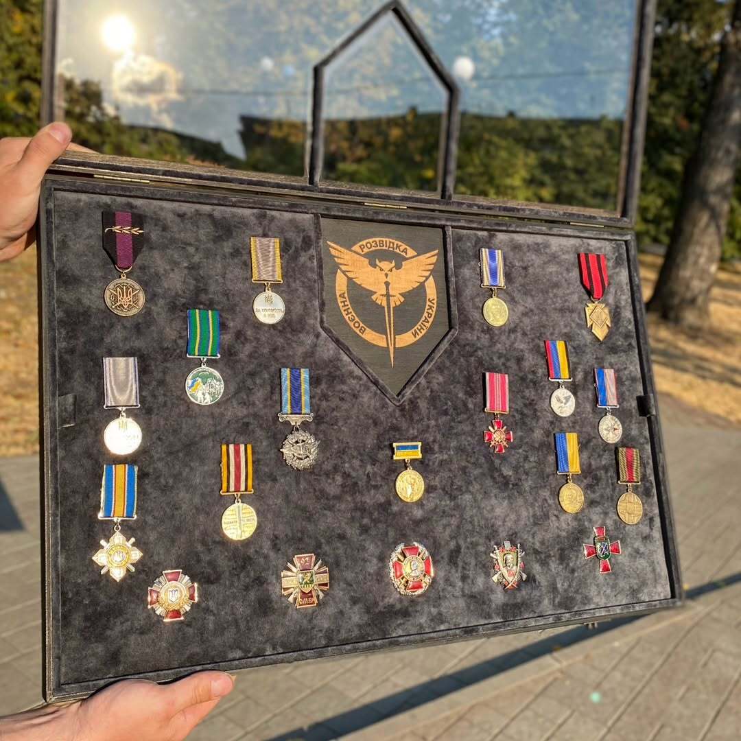 Гранд вітрина 680х445 з прапором або гравіюванням - вид 3