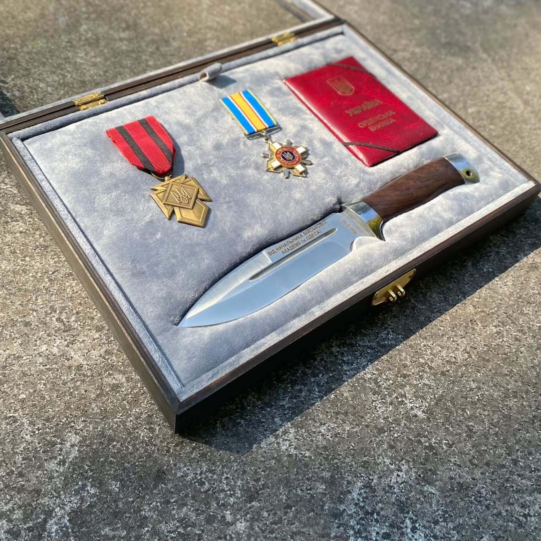 Вітрина А4 під нагородний ніж - вид 3