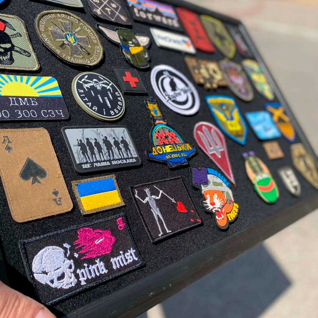 Настінна дошка для шевронів 100х80 - вид 2