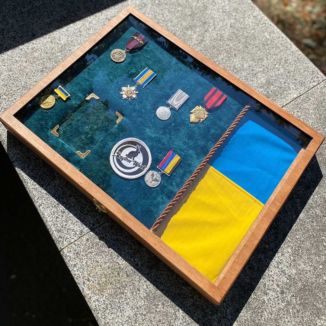 Гранд вітрина Maxi під церімоніальний прапор